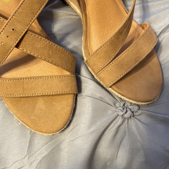 Never worn Dolce vita 8 wedges - Picture 5 of 5